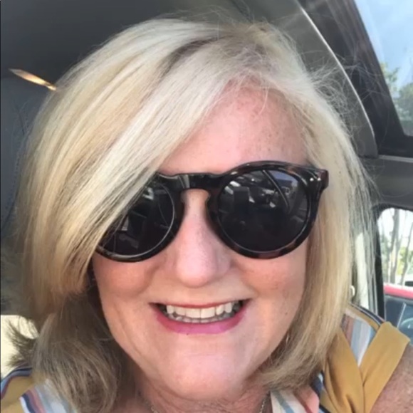 Meet your Posher, Cindy - Picture 1 of 1